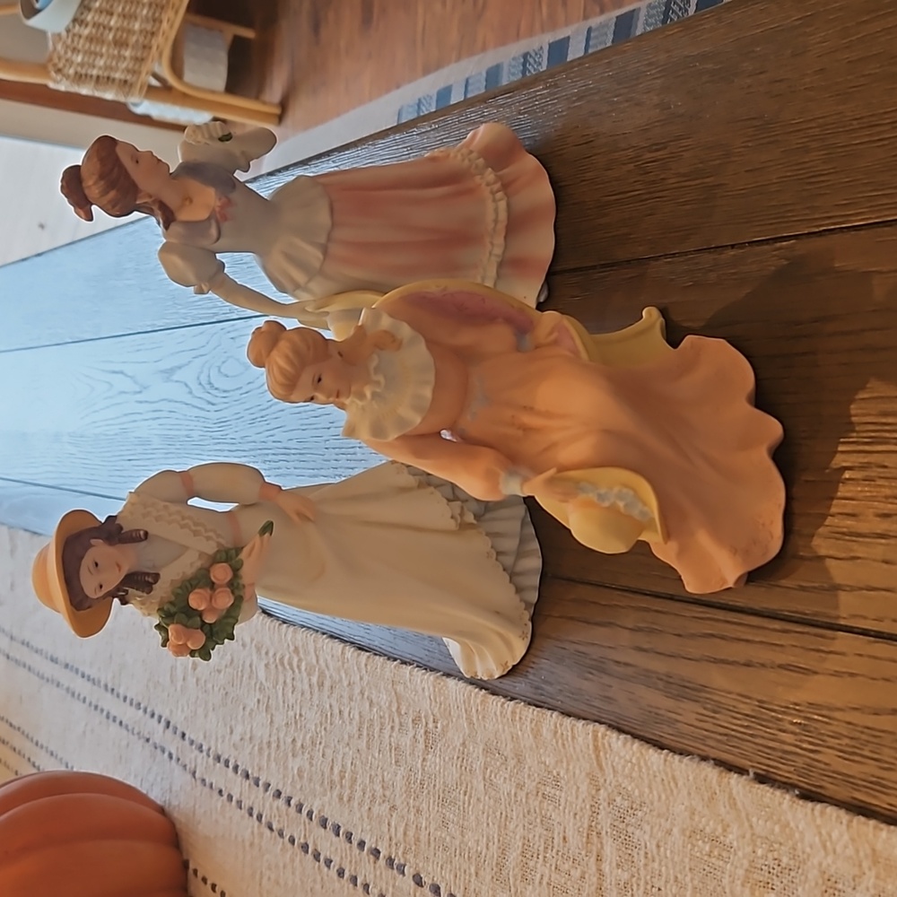 Figurines